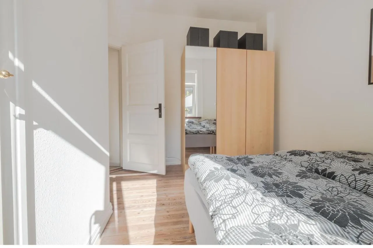 Spacious 2-Bed Apartment In オールボー