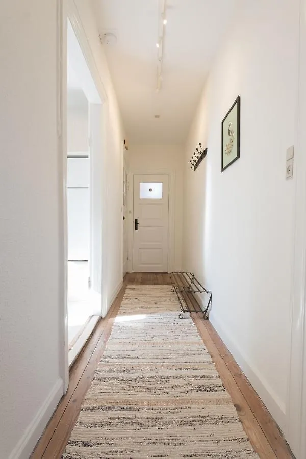 Spacious 2-Bed Apartment In オールボー